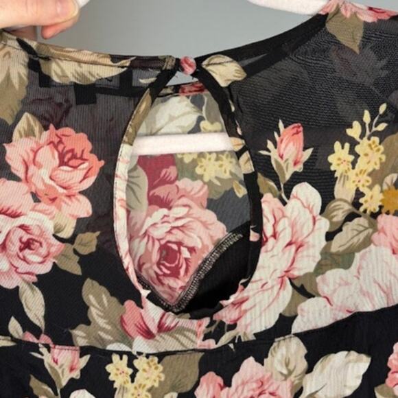 Lulu's Bodysuit Floral Black Mesh Keyhole Back Bell Sleeve Womens Size Small - Picture 5 of 5